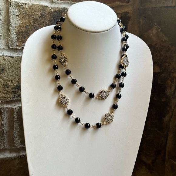 Gold Rhinestone Faux Pearl Beaded Necklace - Picture 2 of 11